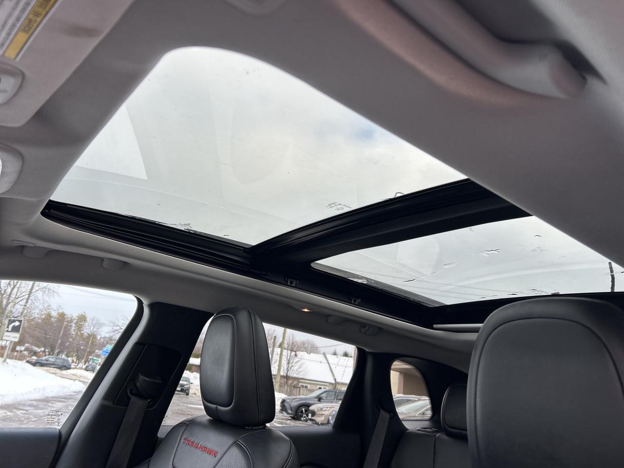 2022 Jeep Cherokee Trailhawk  3.2L/4X4/NAVIGATION  CALL PICTON 76K Photo