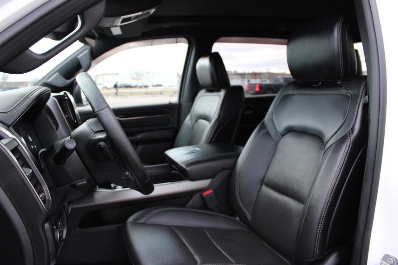 2020 RAM 1500 Sport Crew Cab 4WD Moonroof One Owner Photo