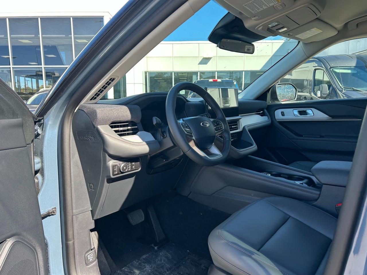 2025 Ford Explorer Active 4dr 4x4 Photo