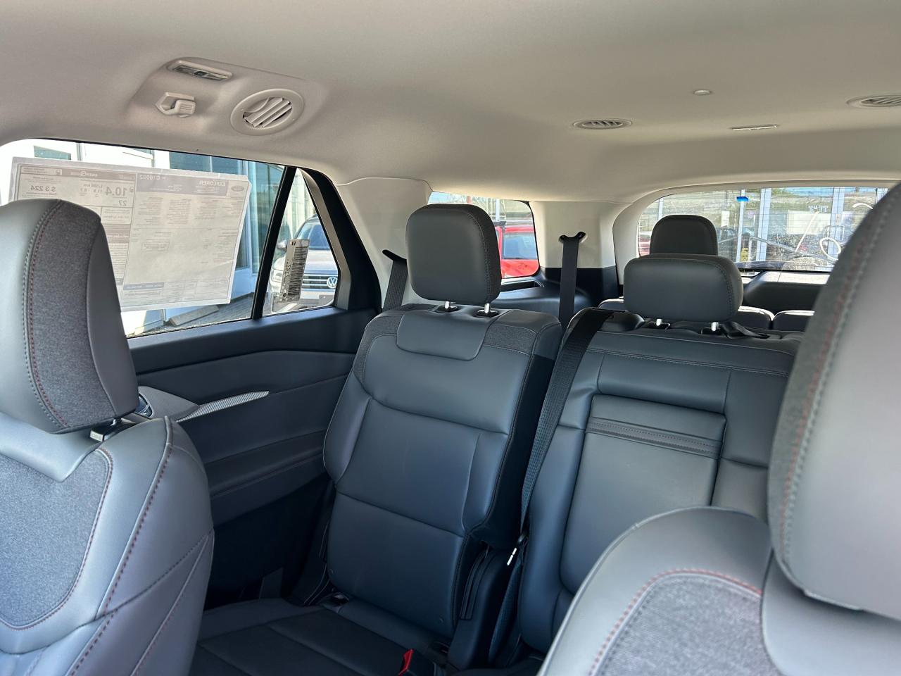 2025 Ford Explorer Active 4dr 4x4 Photo