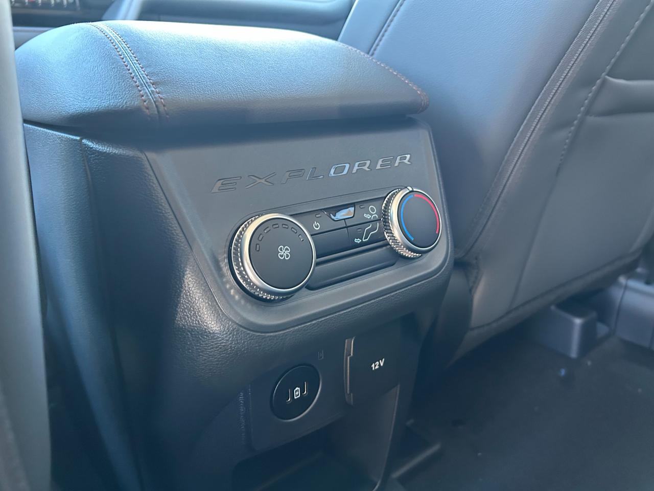 2025 Ford Explorer Active 4dr 4x4 Photo