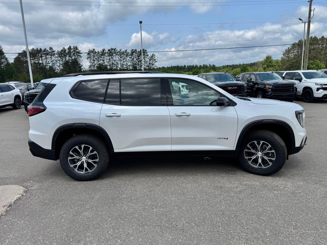 2025 GMC Acadia AWD AT4 Photo3