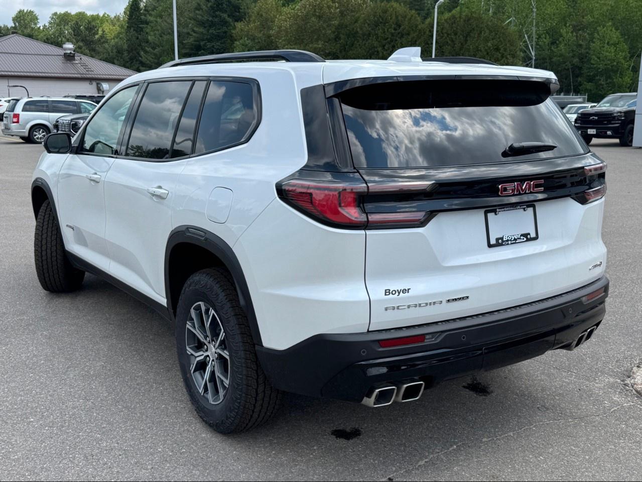 2025 GMC Acadia AWD AT4 Photo