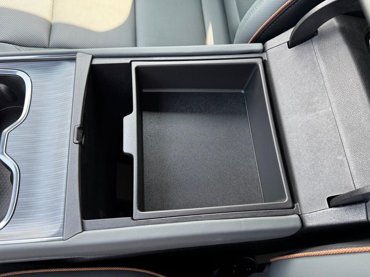 2025 GMC Acadia AWD AT4 Photo