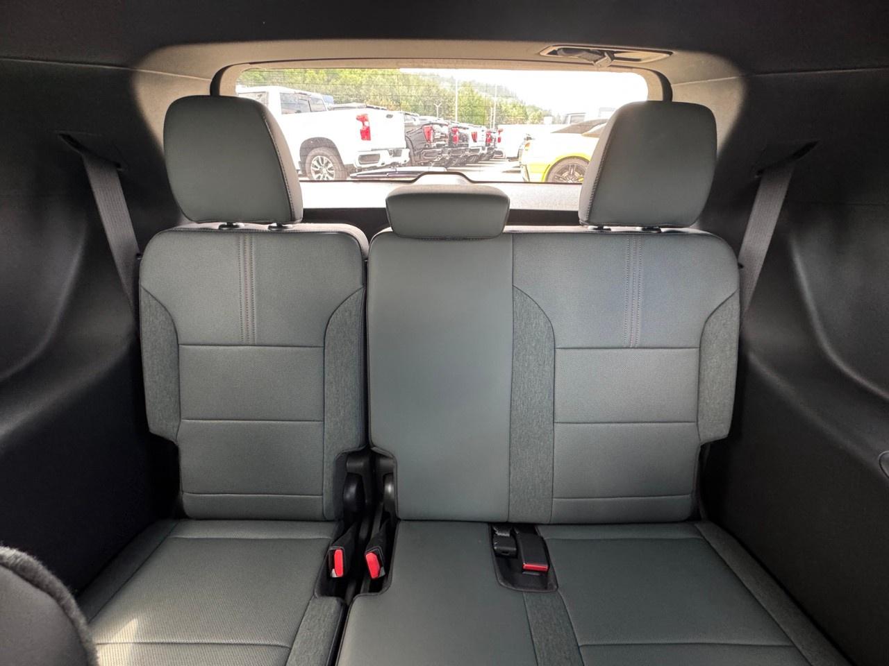 2025 GMC Acadia AWD AT4 Photo