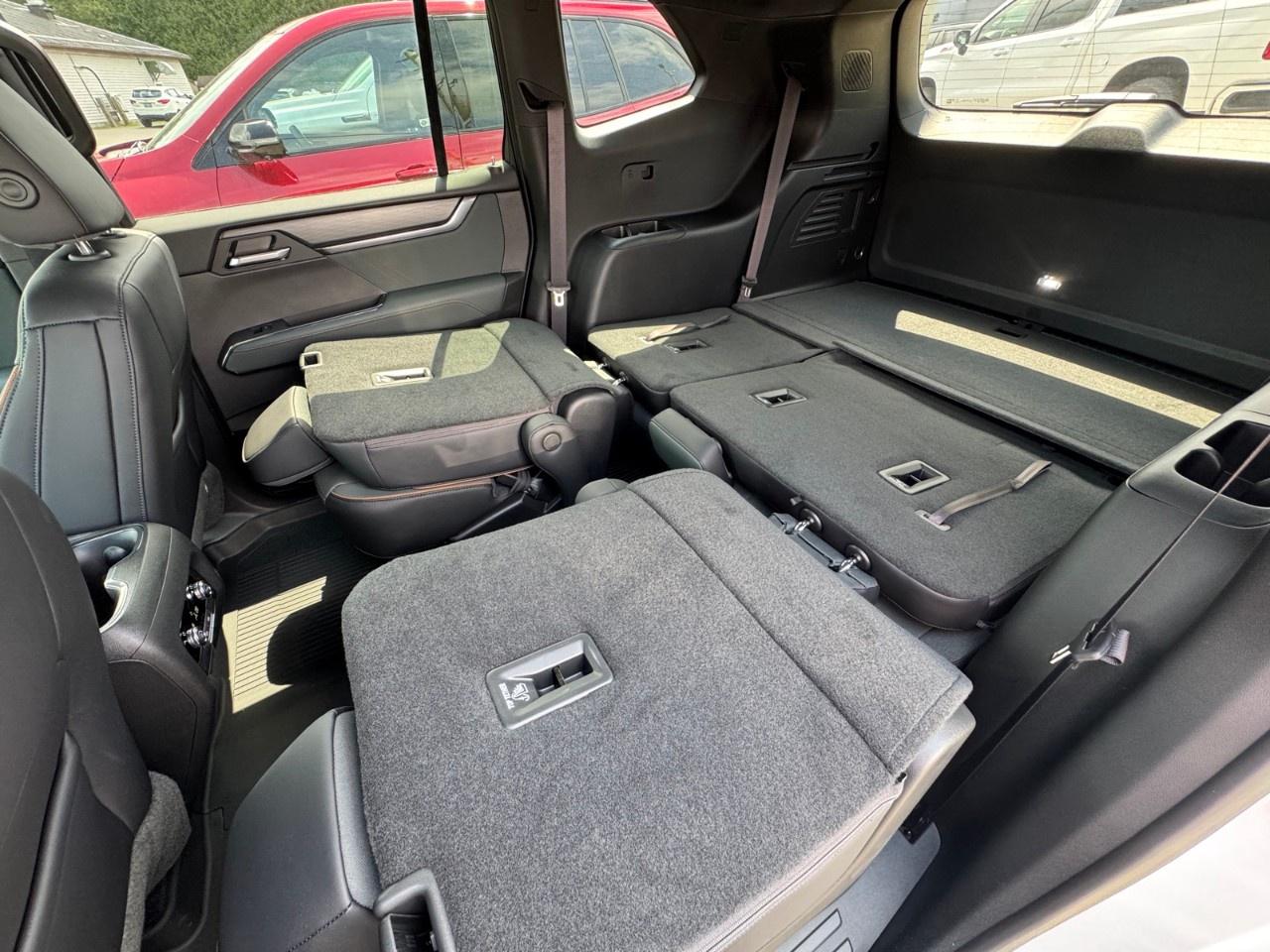 2025 GMC Acadia AWD AT4 Photo