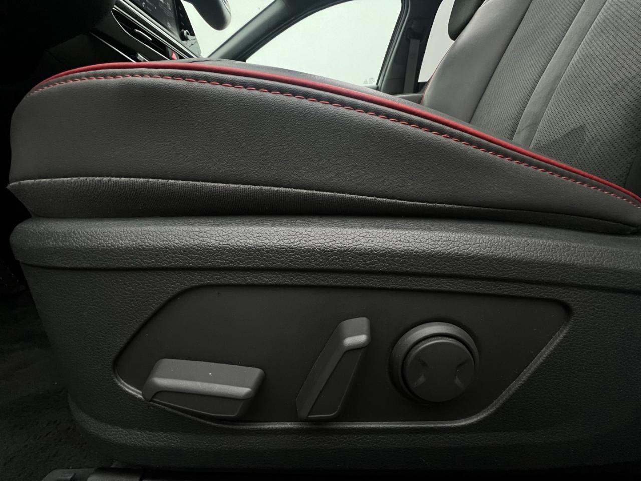 2022 Hyundai Sonata Sport 1.6T   Htd Steering   Pano Roof   Lane Assis Photo