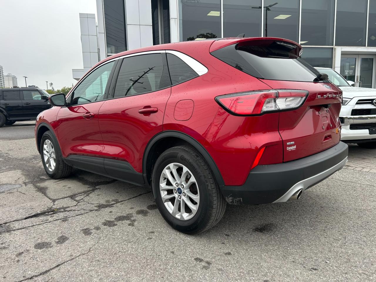 2021 Ford Escape SE 4dr All-Wheel Drive Photo4