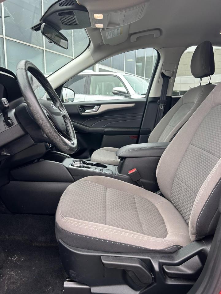 2021 Ford Escape SE 4dr All-Wheel Drive Photo