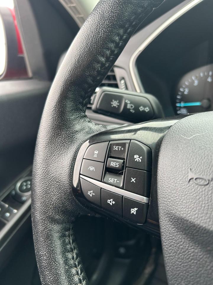 2021 Ford Escape SE 4dr All-Wheel Drive Photo