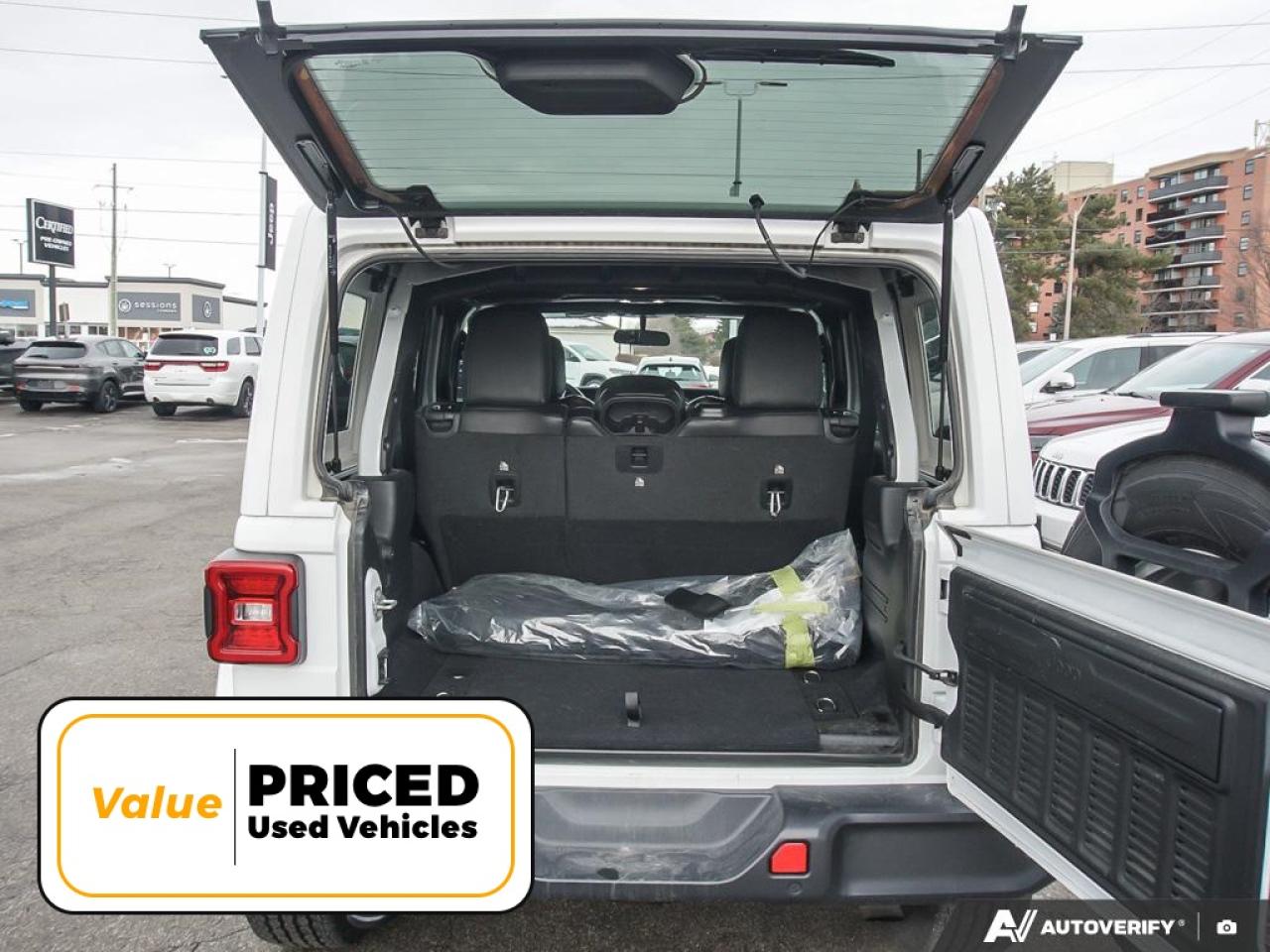 2020 Jeep WRANGLER UNLIMITED Sahara 4dr 4x4 Photo