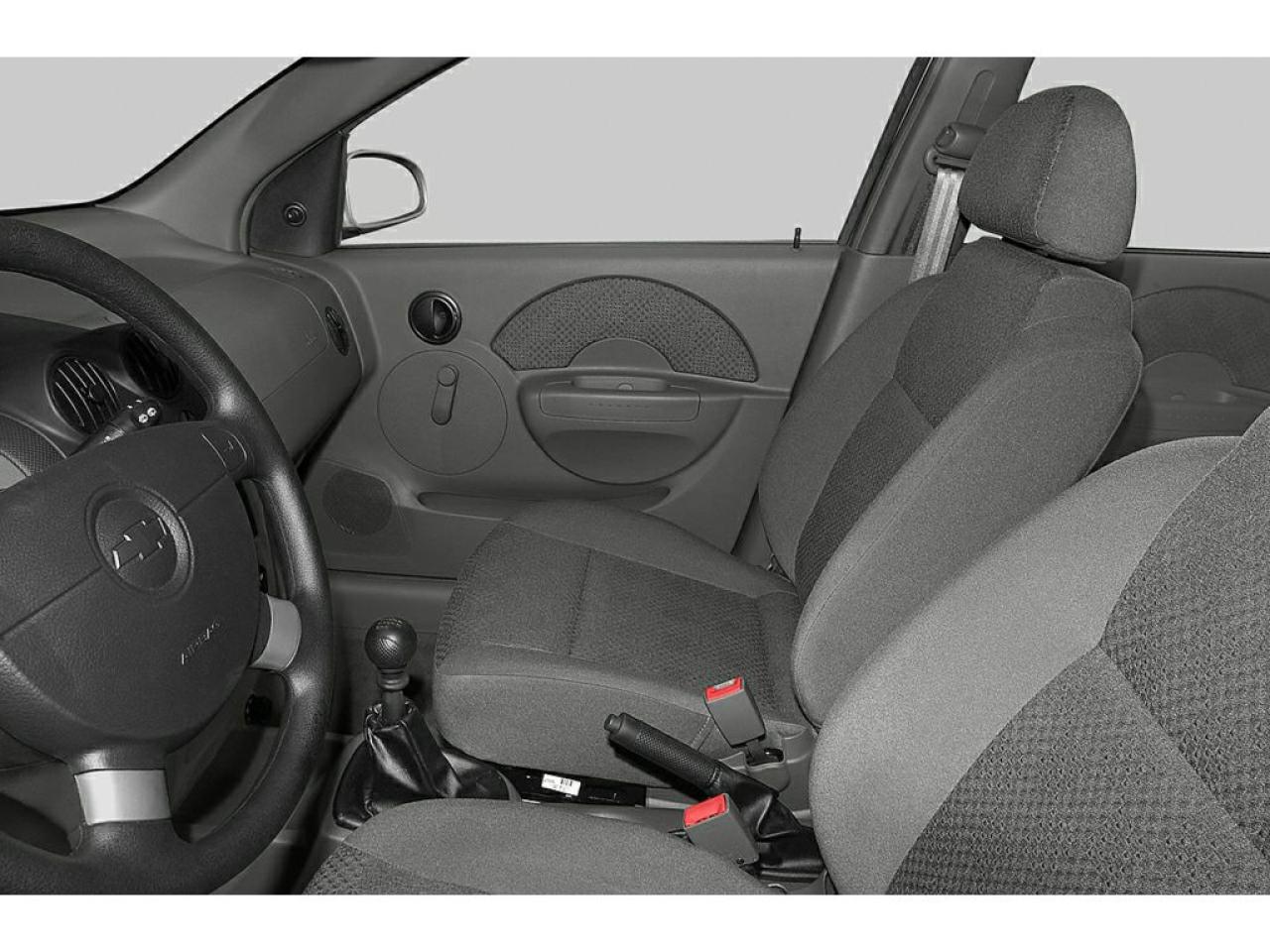 2004 Chevrolet Aveo Base 4dr Hatchback Photo4