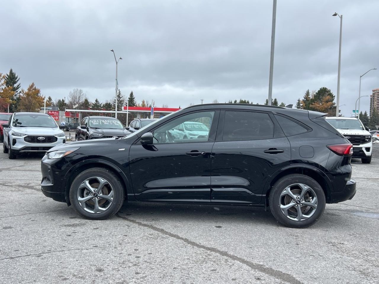 2024 Ford Escape ST-Line 4dr All-Wheel Drive Photo2