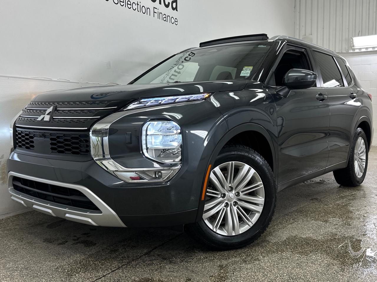 2024 Mitsubishi Outlander SE 4DR S-AWC Photo2