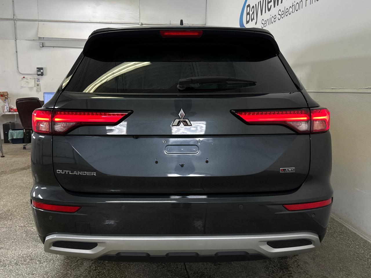 2024 Mitsubishi Outlander SE 4DR S-AWC Photo