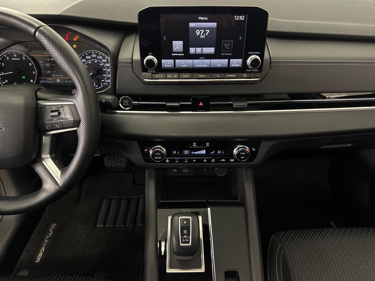 2024 Mitsubishi Outlander SE 4DR S-AWC Photo