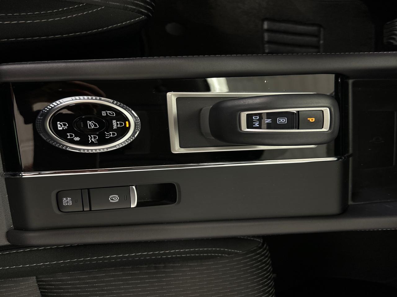 2024 Mitsubishi Outlander SE 4DR S-AWC Photo