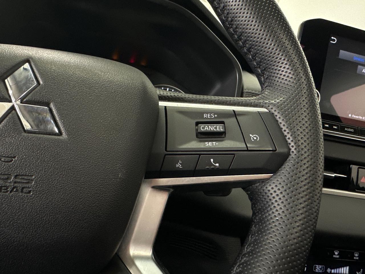 2024 Mitsubishi Outlander SE 4DR S-AWC Photo