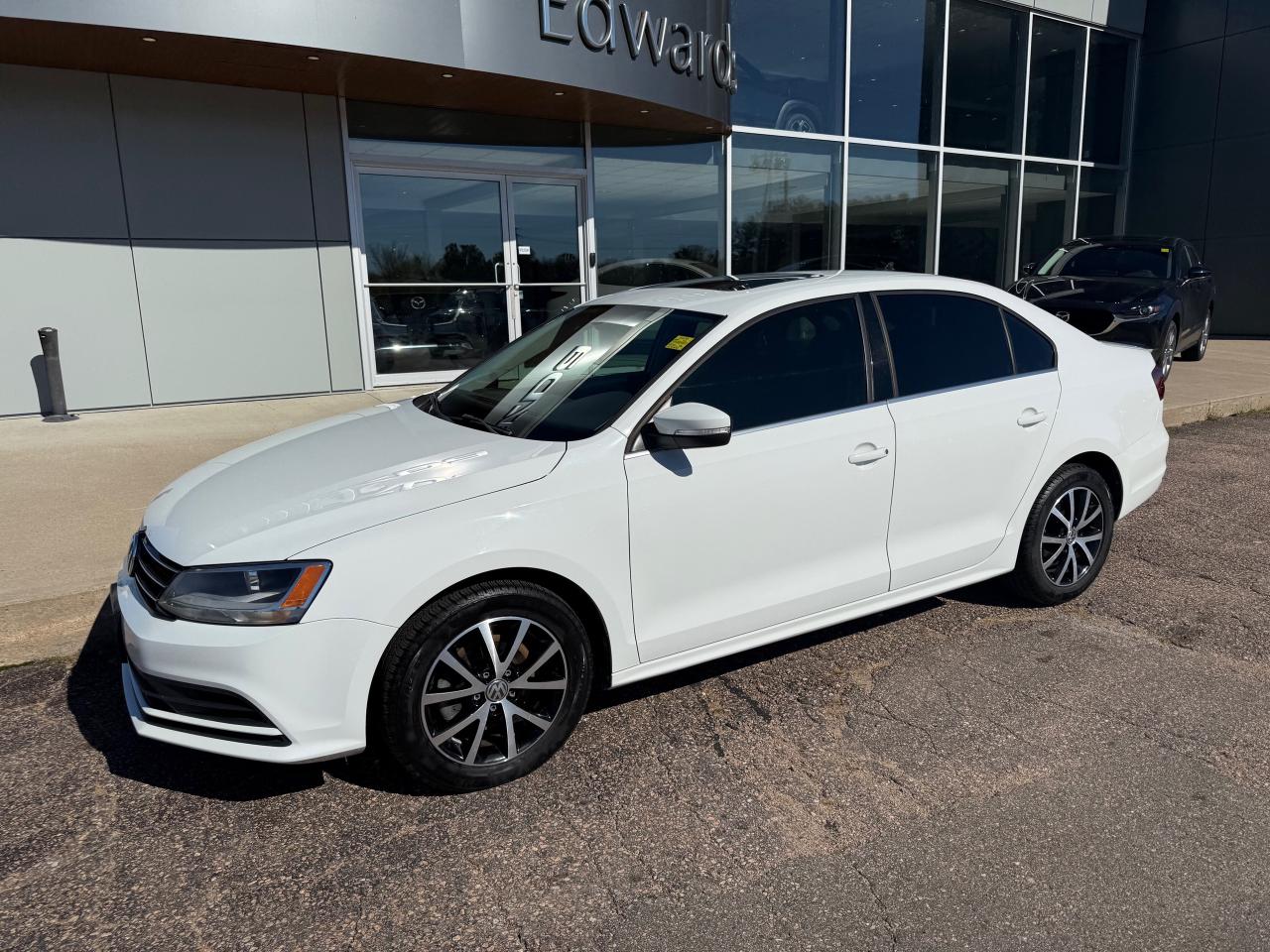 2016 Volkswagen Jetta 1.8 TSI Highline (A6) 4dr Sedan Photo