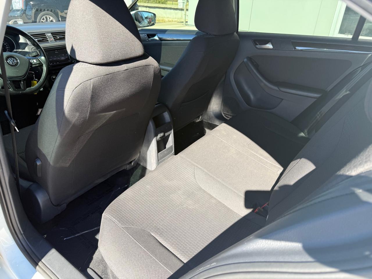 2016 Volkswagen Jetta 1.8 TSI Highline (A6) 4dr Sedan Photo