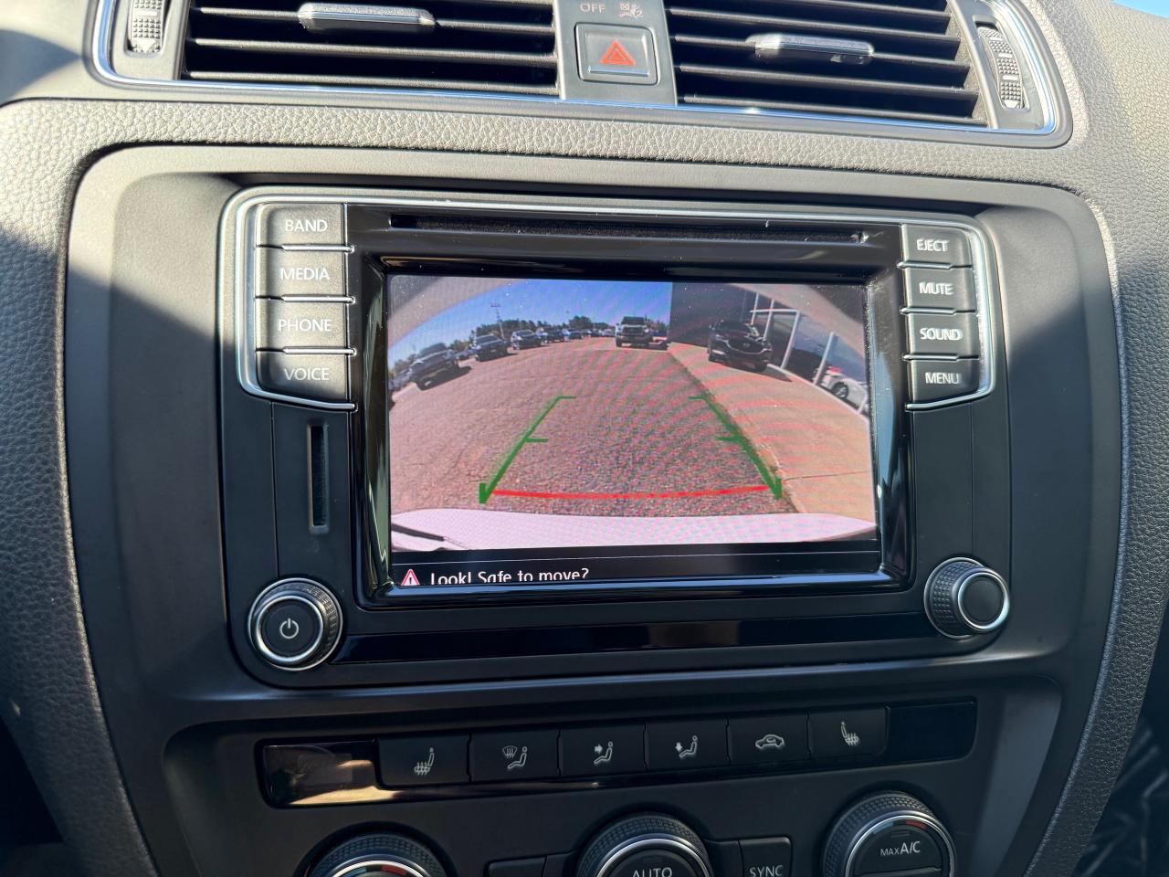 2016 Volkswagen Jetta 1.8 TSI Highline (A6) 4dr Sedan Photo