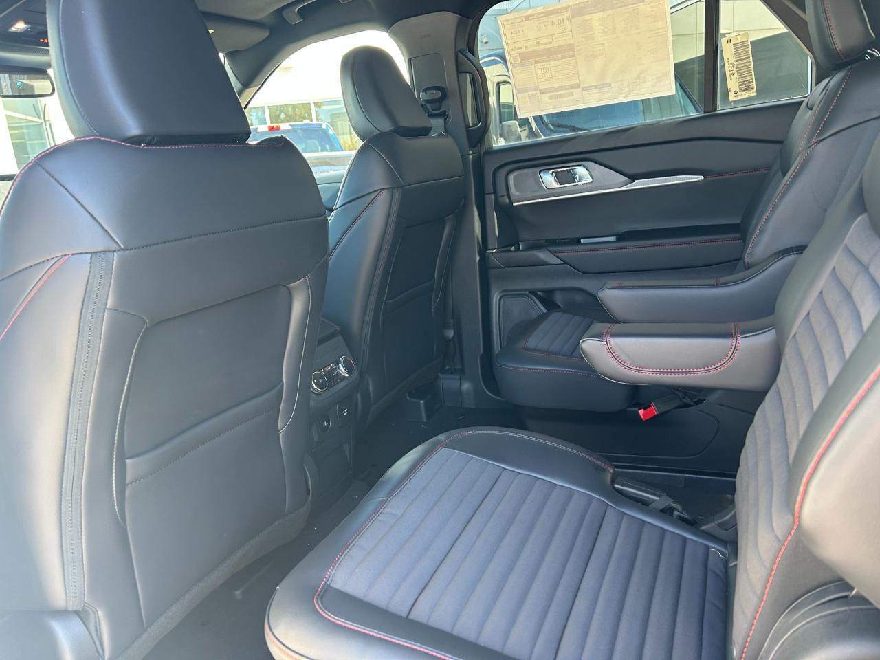 2025 Ford Explorer ST-Line 4dr 4x4 Photo