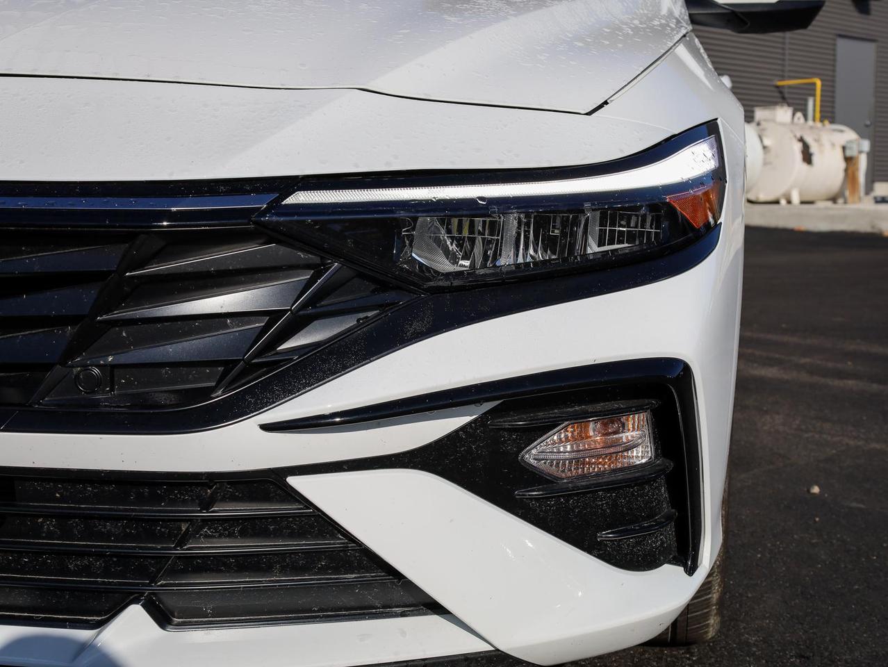2025 Hyundai Elantra  Photo4
