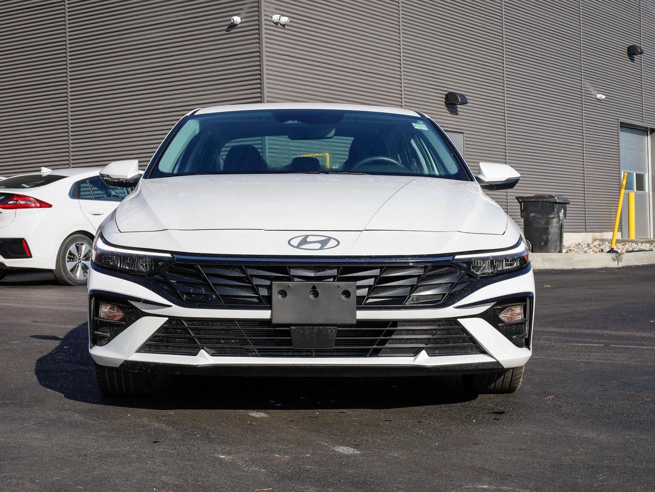 2025 Hyundai Elantra  Photo1