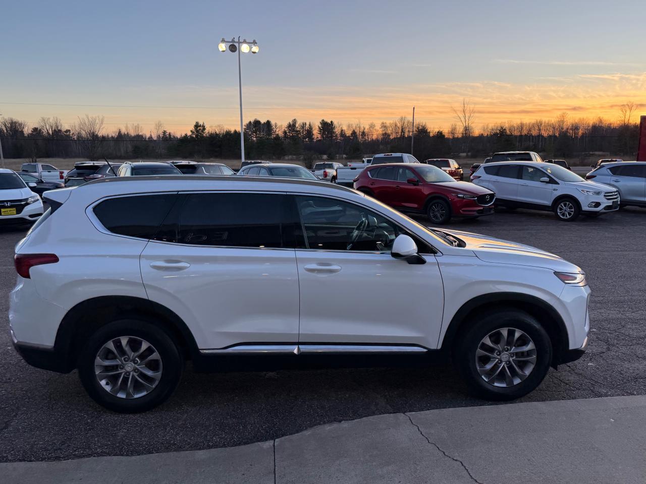 2020 Hyundai Santa Fe Essential 2.4 4dr Front-Wheel Drive Photo