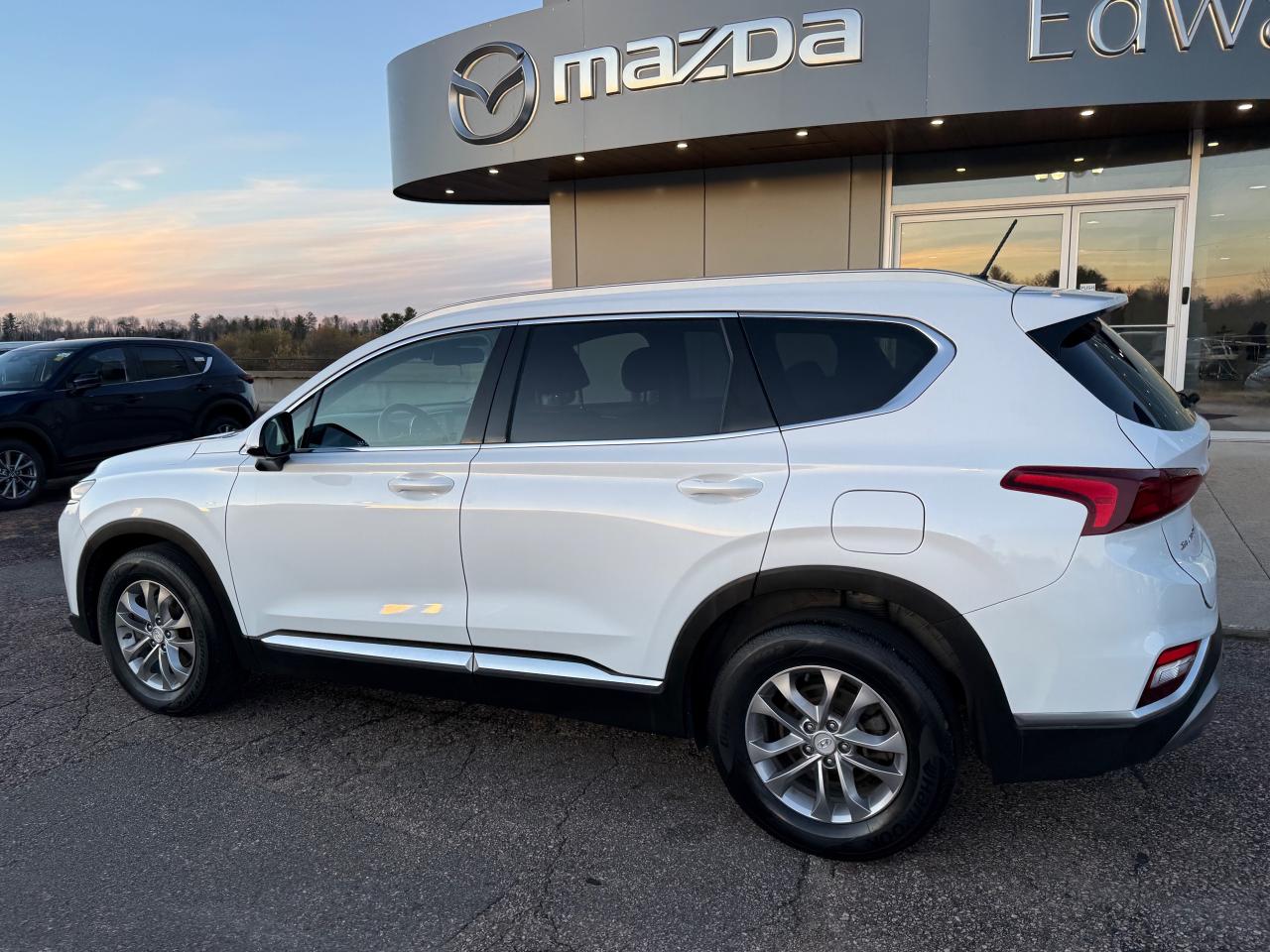 2020 Hyundai Santa Fe Essential 2.4 4dr Front-Wheel Drive Photo