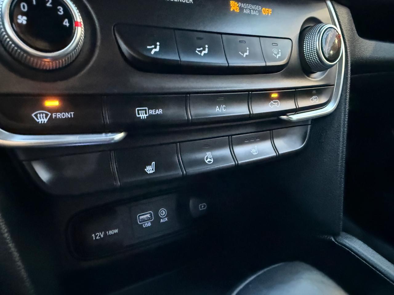 2020 Hyundai Santa Fe Essential 2.4 4dr Front-Wheel Drive Photo