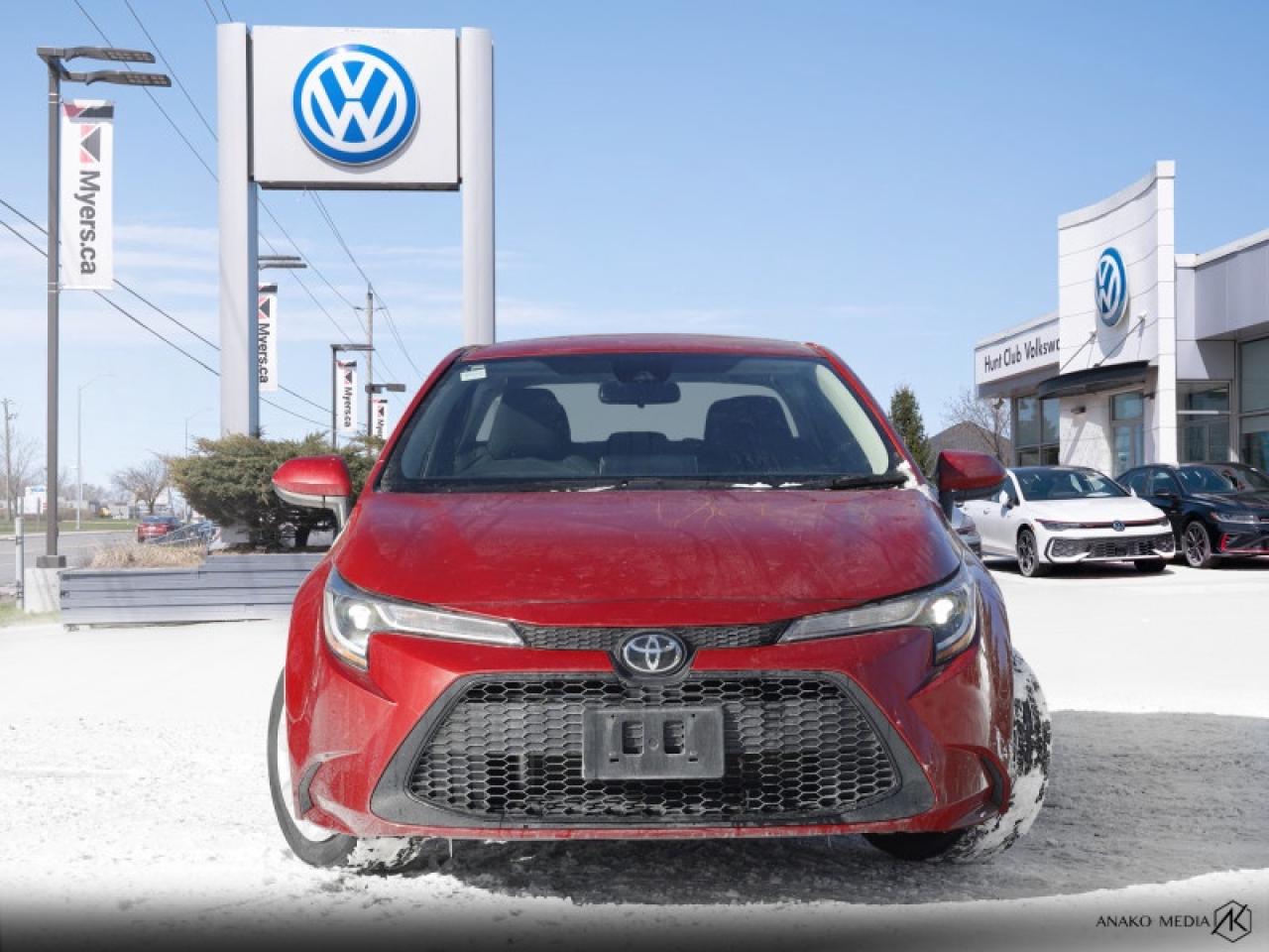 2020 Toyota Corolla LE Photo