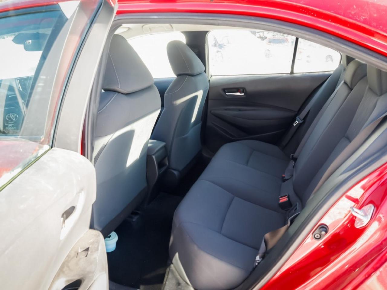 2020 Toyota Corolla LE Photo