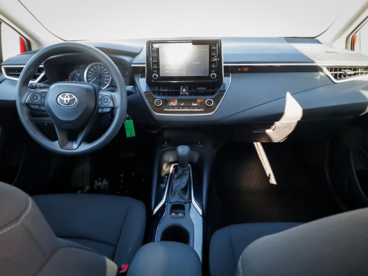 2020 Toyota Corolla LE Photo