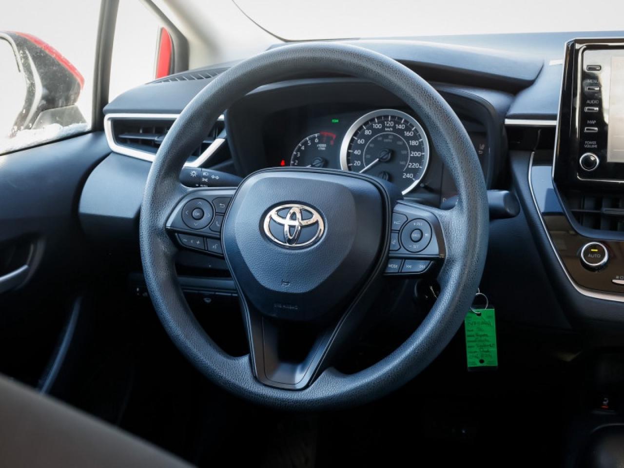 2020 Toyota Corolla LE Photo