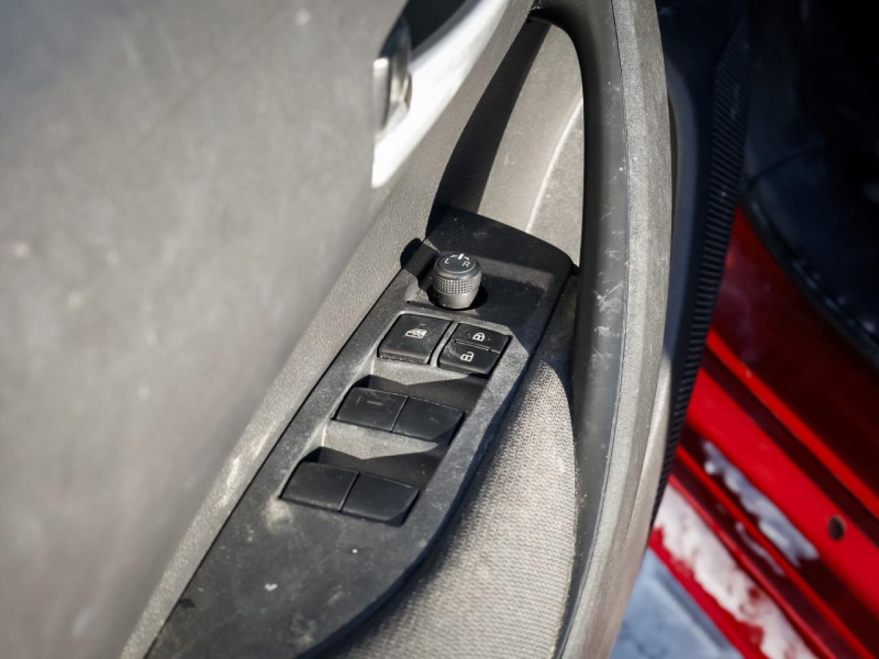 2020 Toyota Corolla LE Photo