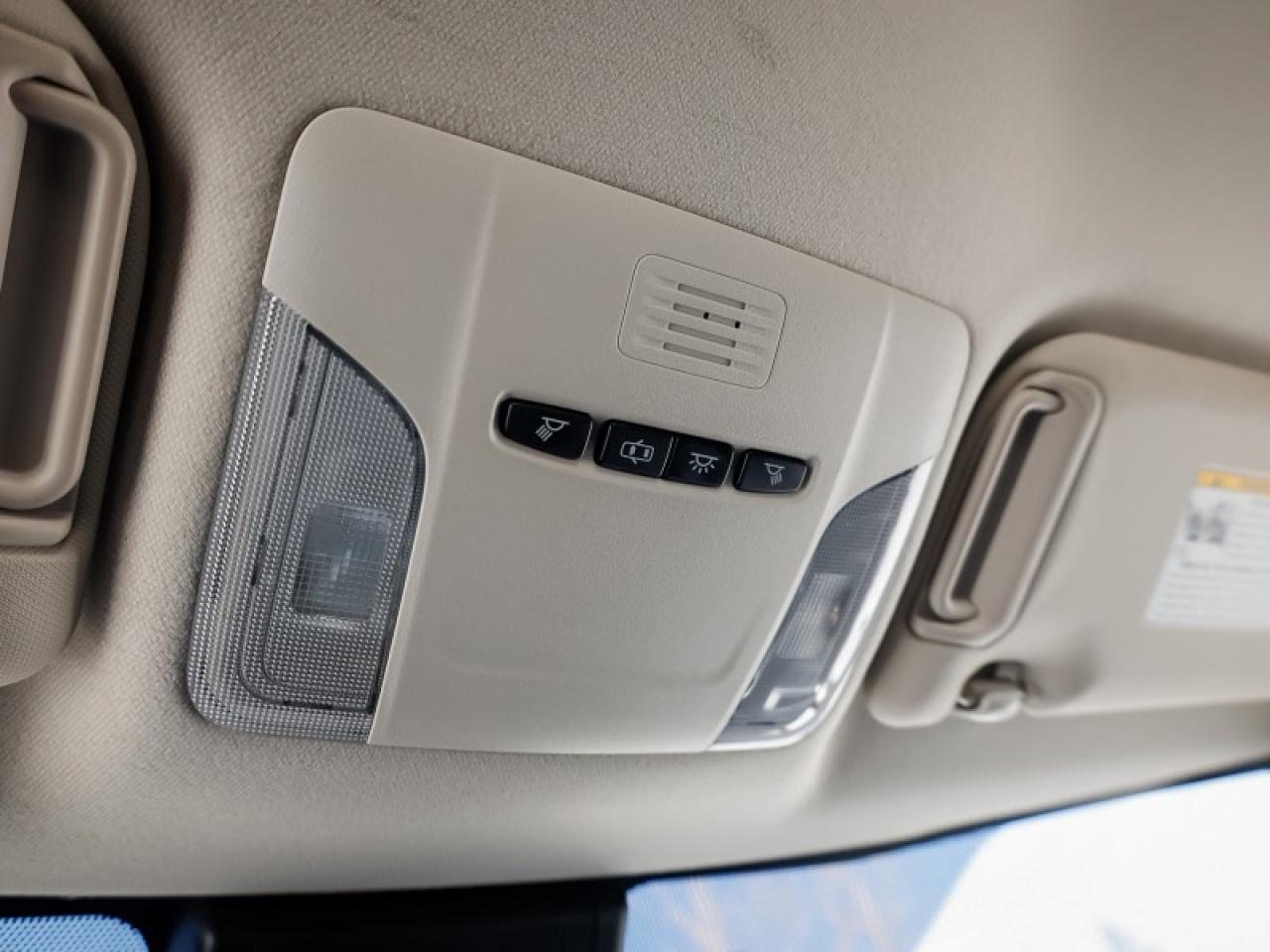 2020 Toyota Corolla LE Photo