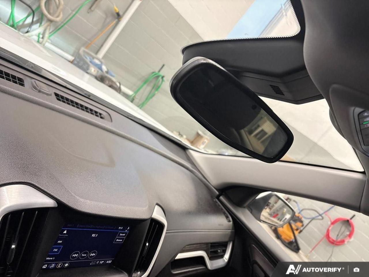 2024 GMC Terrain SLE 4dr All-Wheel Drive Photo