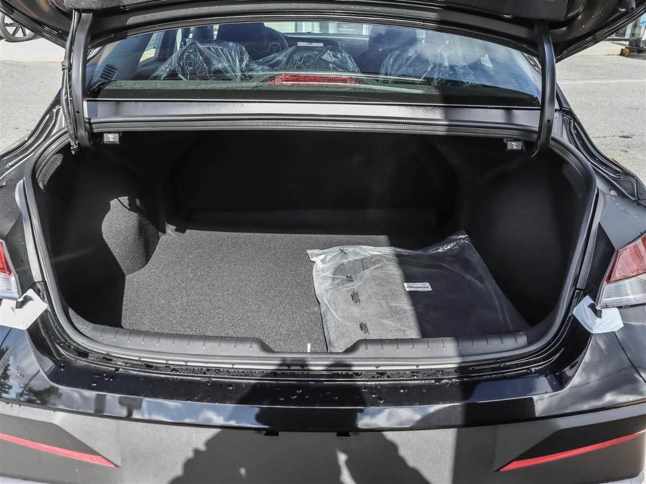 2025 Hyundai Elantra Preferred w/Tech Pkg 4dr Sedan Photo