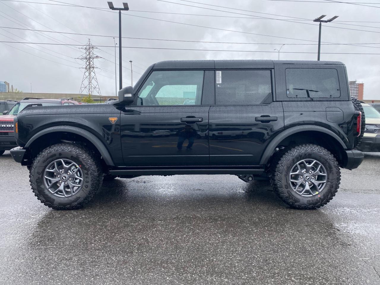 2025 Ford Bronco Badlands 4dr 4x4 Photo2