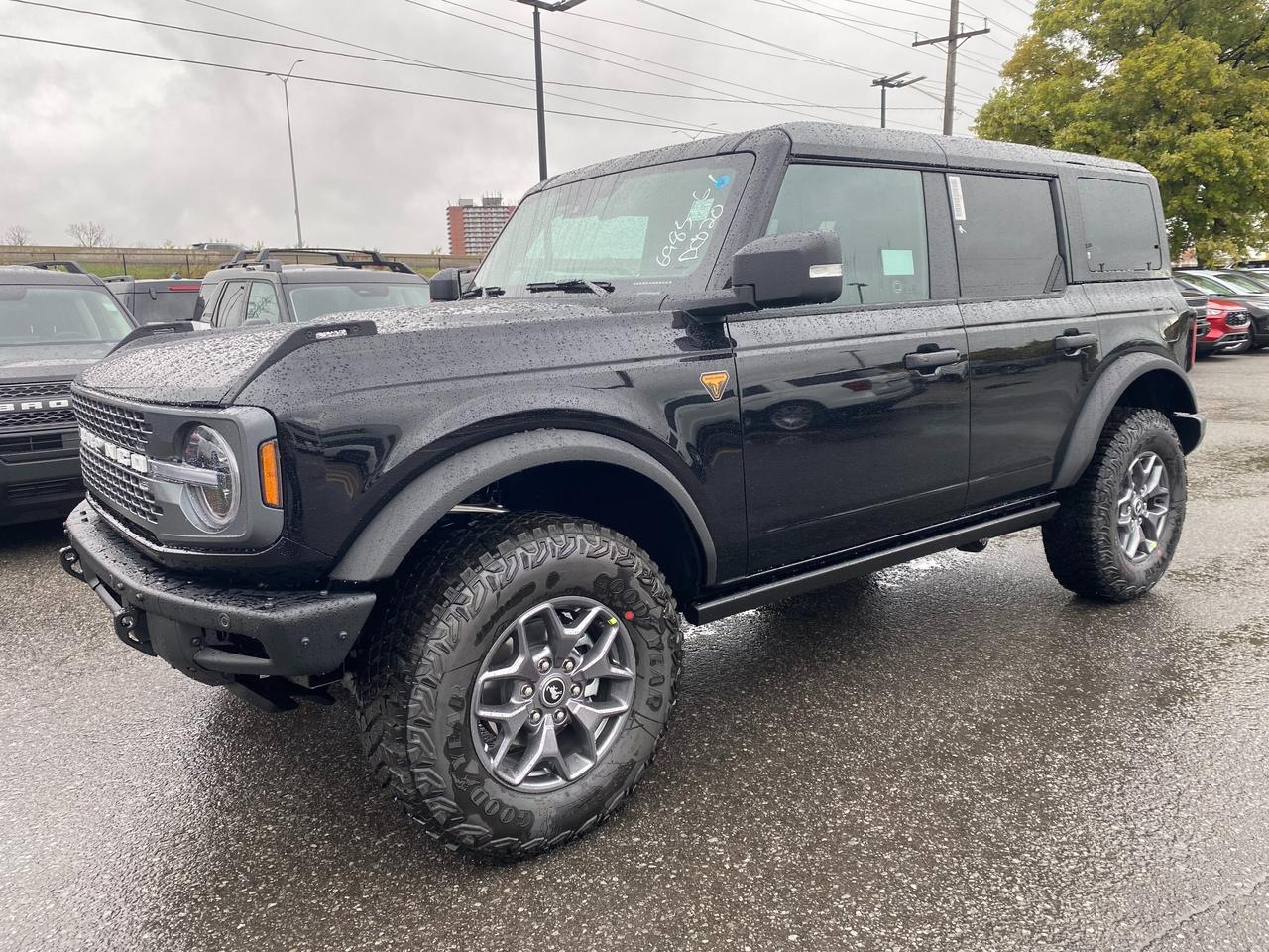 2025 Ford Bronco Badlands 4dr 4x4 Photo0
