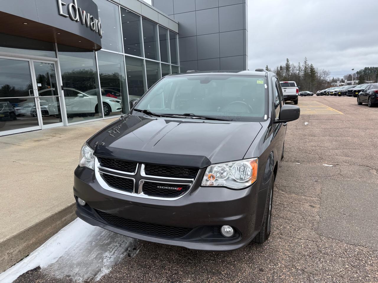 2019 Dodge Grand Caravan CVP/SXT Passenger Van Photo3