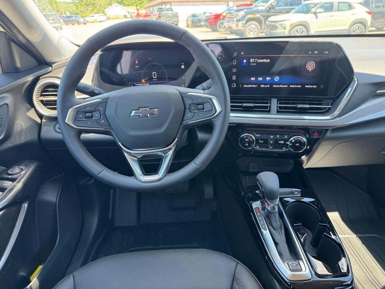 2025 Chevrolet Trax FWD 4dr ACTIV Photo