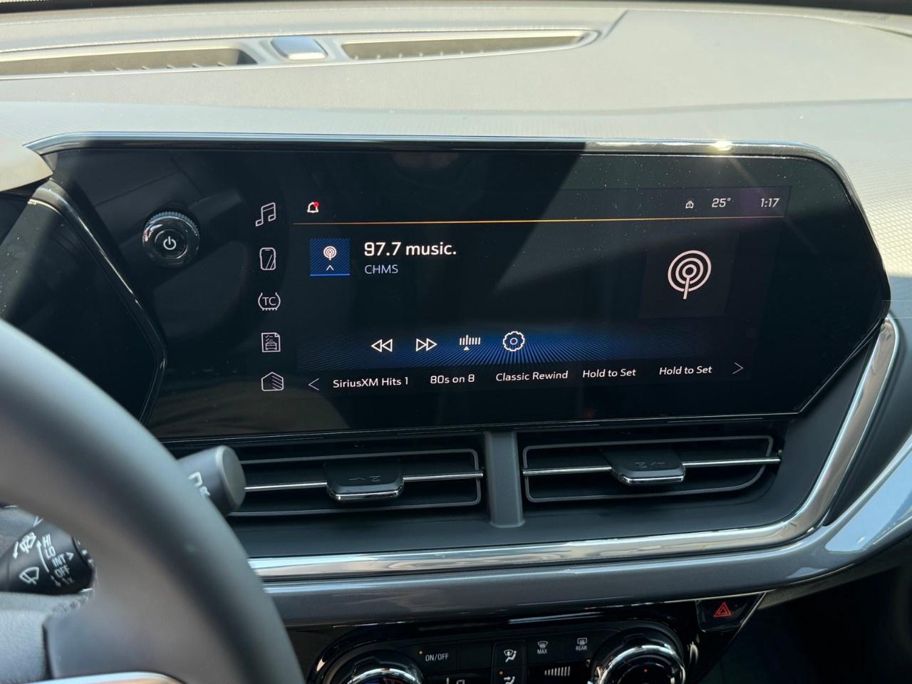 2025 Chevrolet Trax FWD 4dr ACTIV Photo