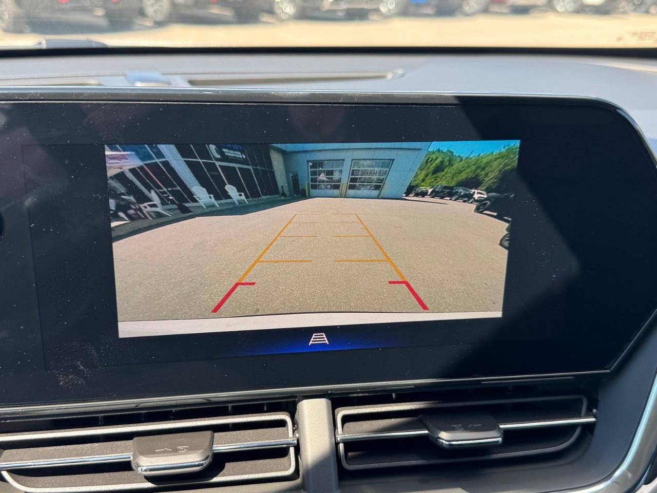 2025 Chevrolet Trax FWD 4dr ACTIV Photo