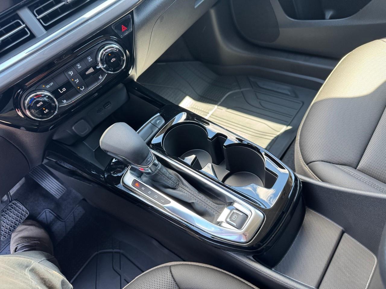 2025 Chevrolet Trax FWD 4dr ACTIV Photo