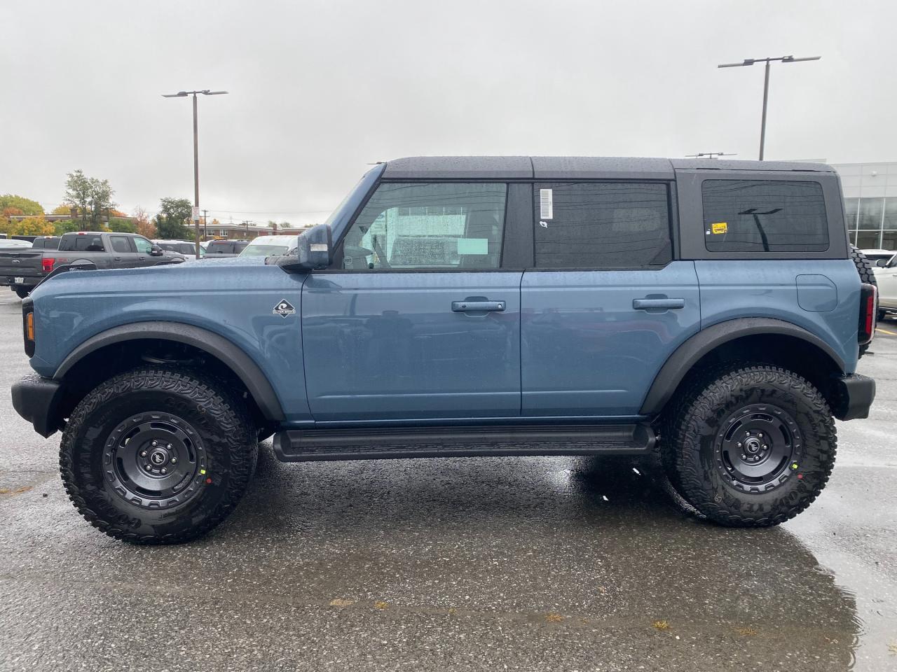 2025 Ford Bronco Outer Banks 4dr 4x4 Photo2