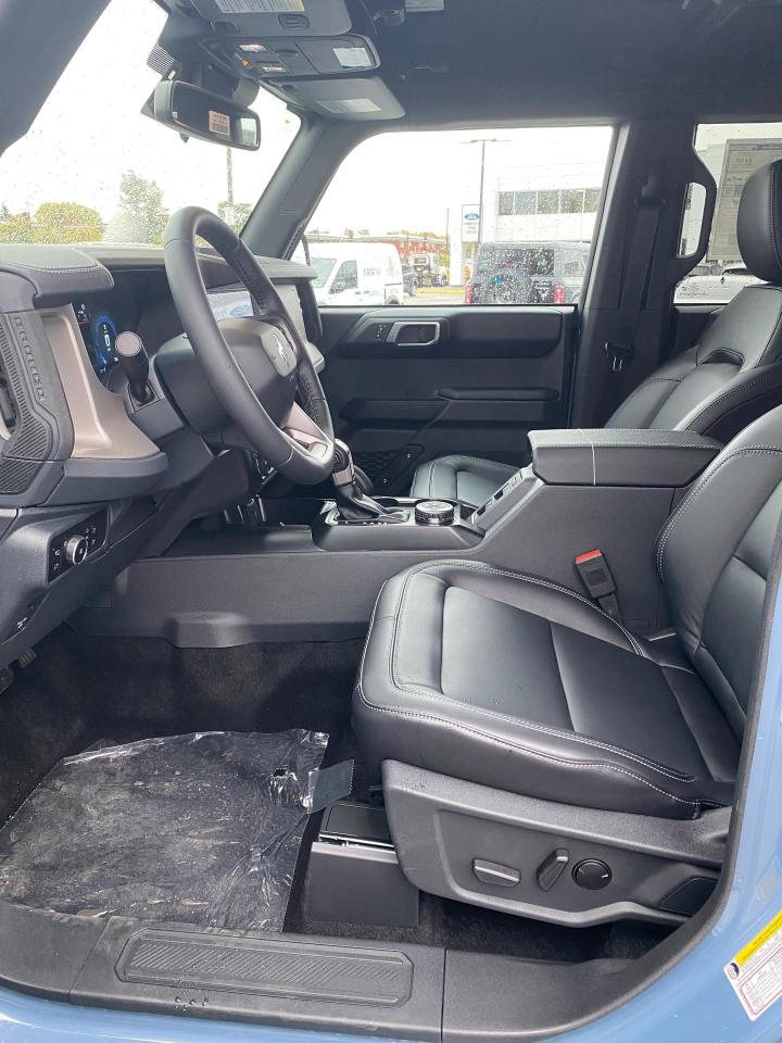 2025 Ford Bronco Outer Banks 4dr 4x4 Photo