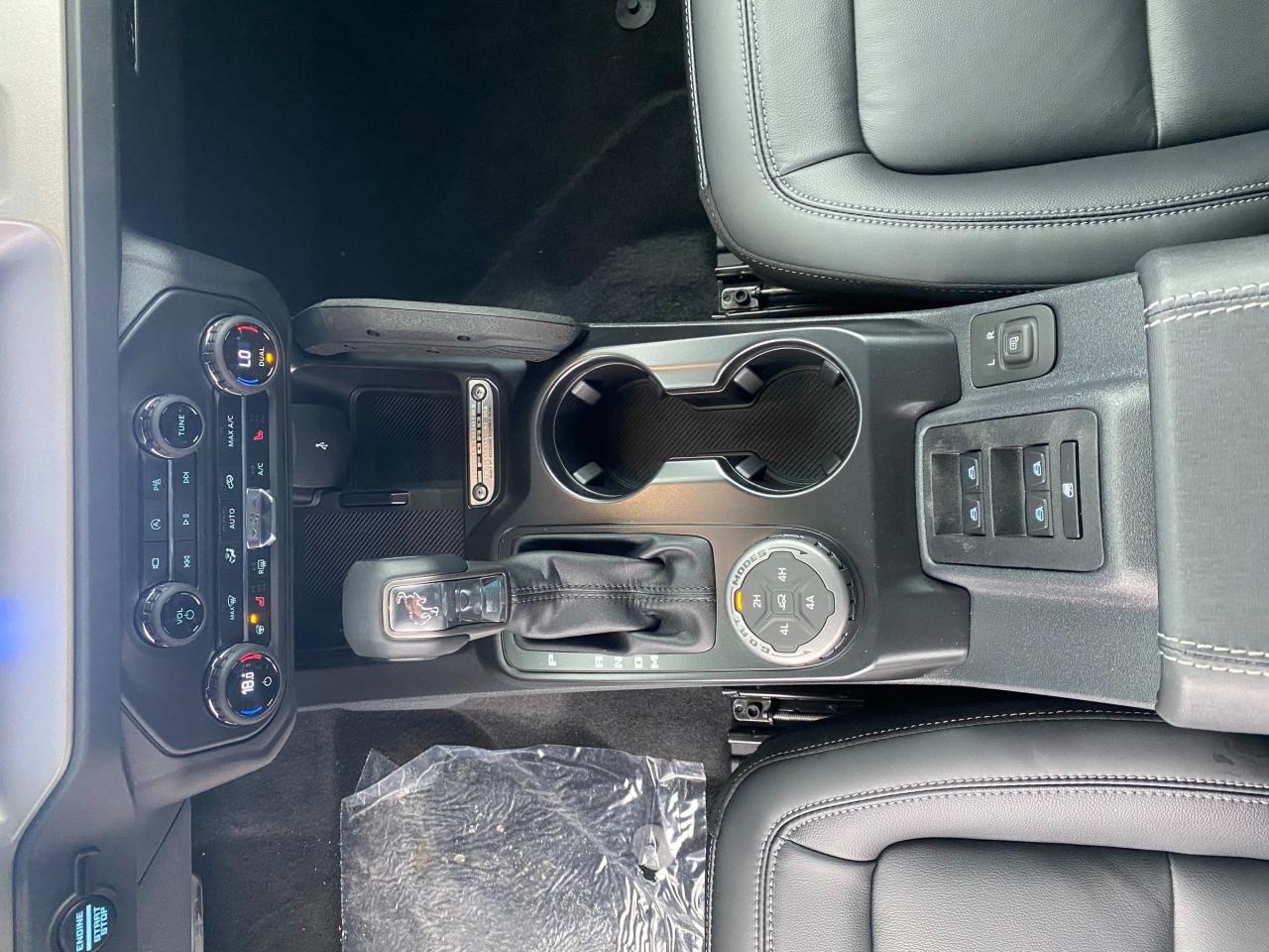 2025 Ford Bronco Outer Banks 4dr 4x4 Photo