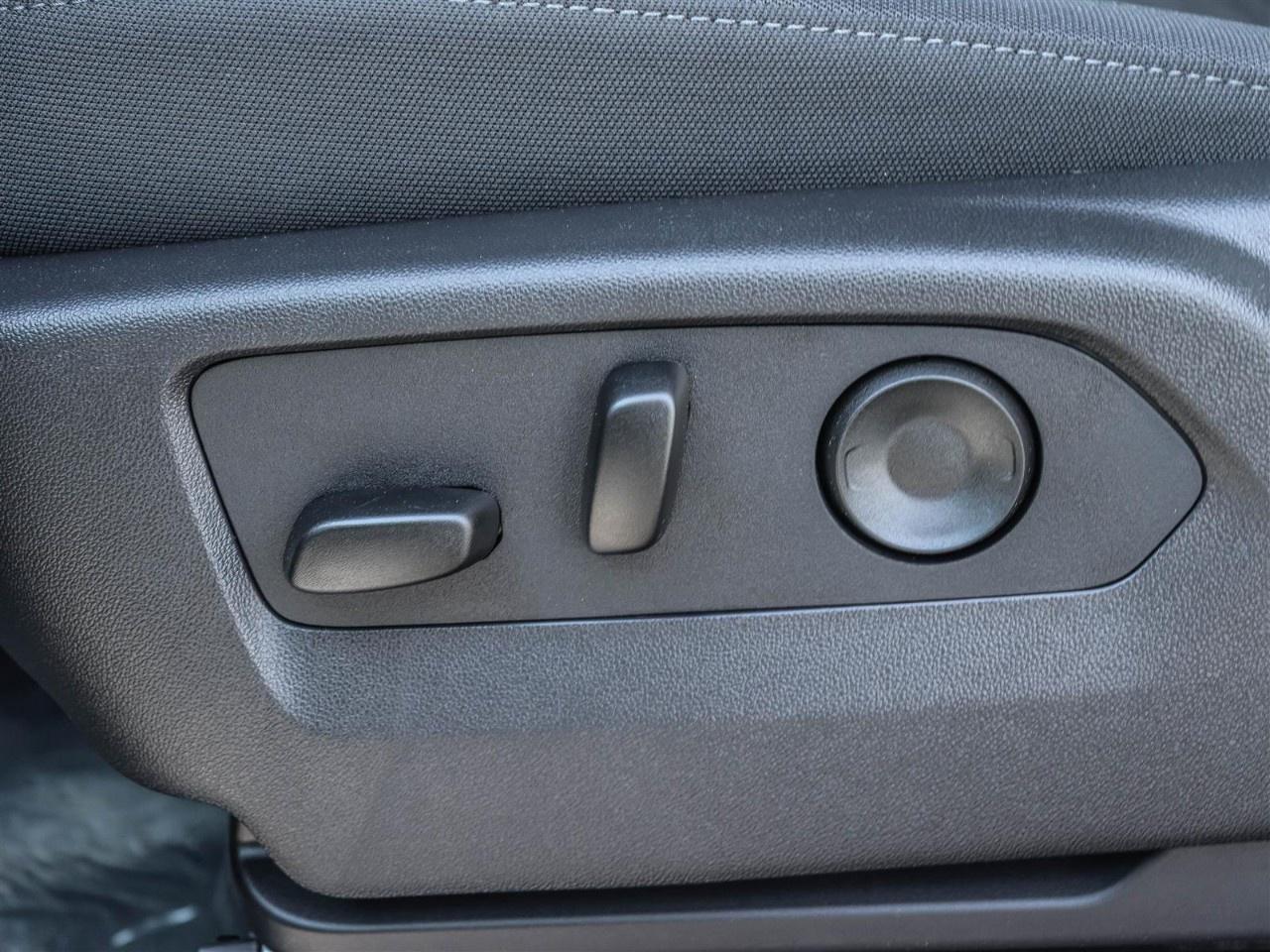 2026 GMC Sierra 3500HD 4WD Crew Cab Standard Box SLE Photo